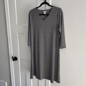 Chicos Size 1 ( M/L 8/10) Black and White Patterned Dress